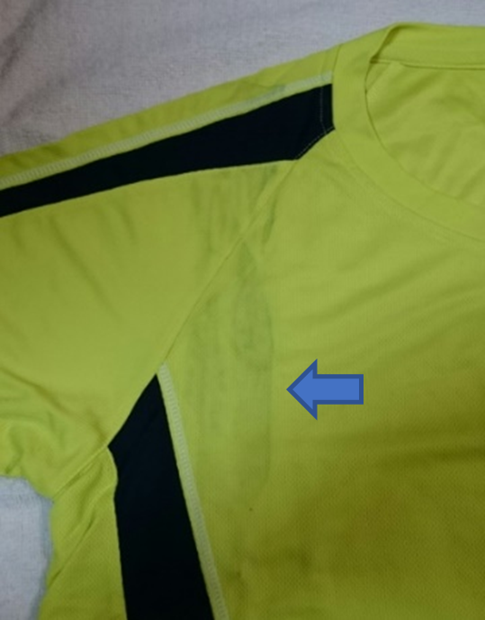 シャツ(ポリエステル100%)　移染