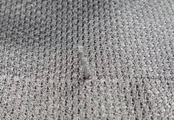 図13.ニットのスナッグと引きつれ