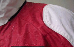 図3.ジャケットのはっ水加工