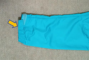 図7.袖口のタブ