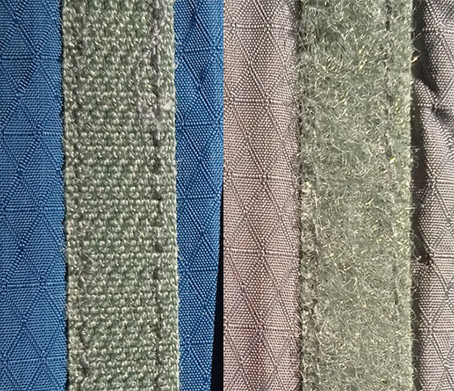 図8　面ファスナーの一例　(左:フック面、右:ループ面)