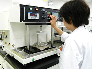 図19　耐水性試験機