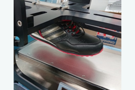 靴の耐滑試験（ISO 13287、JIS T 8101、JIS T 8106※）