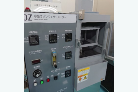 オゾン暴露試験（JIS L 0890）