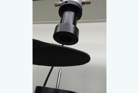 【安全靴】9.5耐踏み抜き性（JIS T 8101）