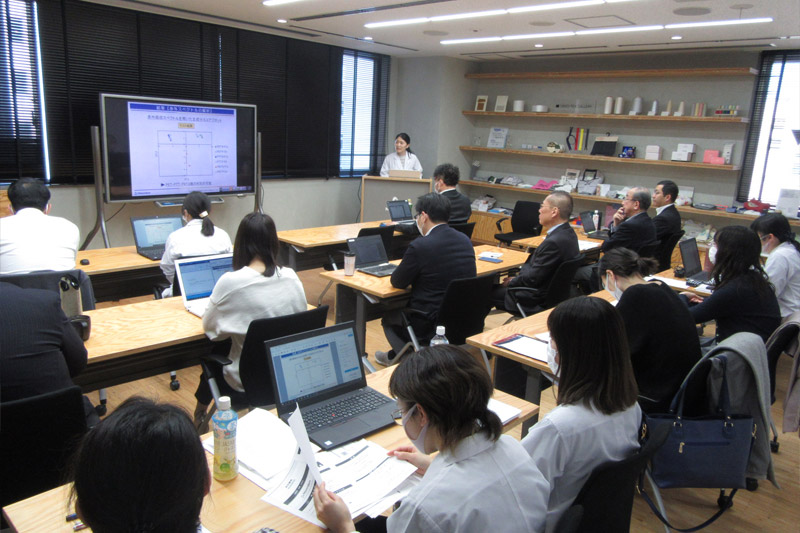 研究発表をする舟橋さん