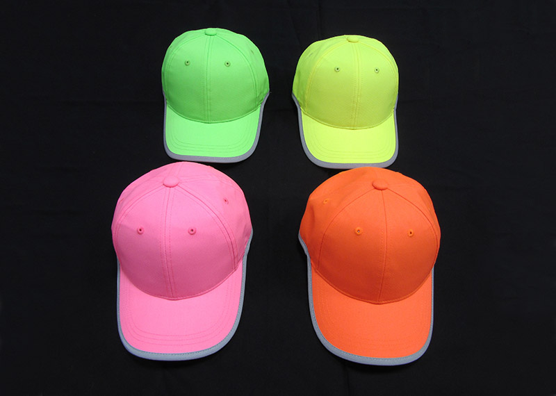 JATRAS 512に則って作成された高視認性帽子類